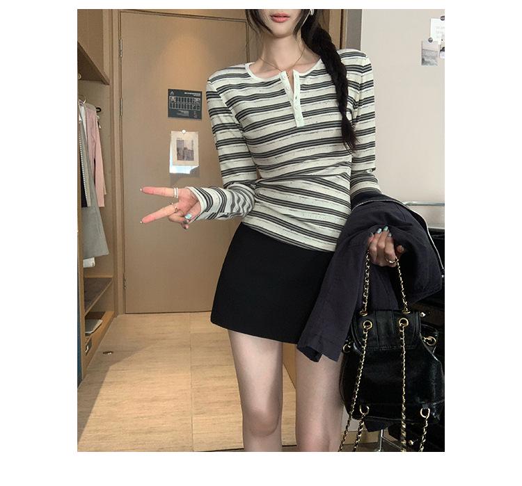 Spicy Girl Striped Slimming Long Sleeve T-Shirt - Stylish Korean Autumn/Winter Top for Women