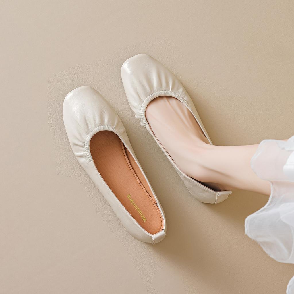 Weiwei Girl 636-1 French Retro Soft-soled Ladyshoes Gentle Temperament Pleated Silver Light Mouth Flat-soled Single Shoes Women