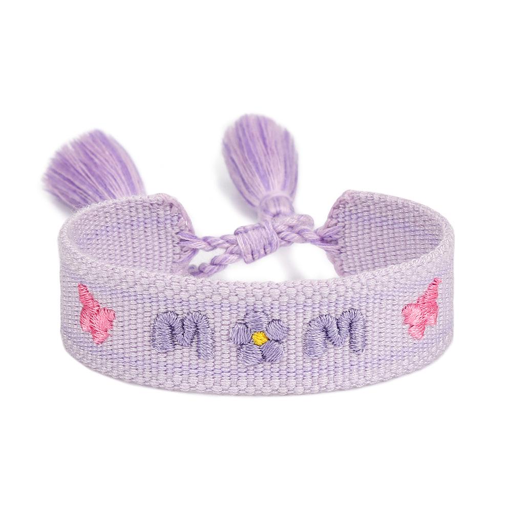 

Подарок на День матери в Европе и Америке: Плетеный браслет ручной работы с золотым сердцем «МАМА» и кисточками Default