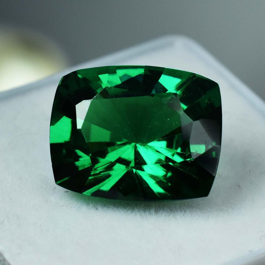 10 Ct NATURAL Garnet CUSHION Shape Green Gemstone