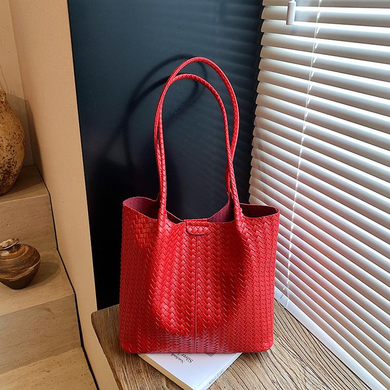 Autumn retro large-capacity bag women's new fashion woven pattern shoulder bag work tote bag