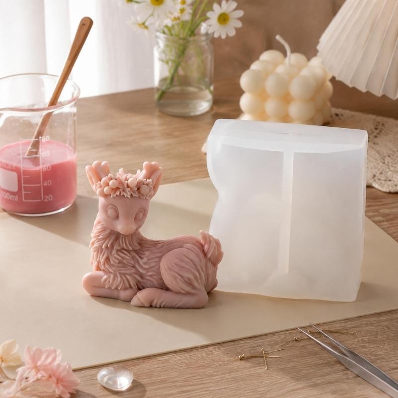 Christmas Deer Candle Form, Flexible Silicone Casting Form for DIY Winter Craft and Holiday Display Use