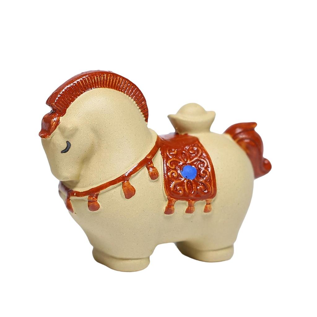 Elegant Ceramic Horse Figurine Animal Statue Tea Pet Desktop Ornament for Bedroom Interior Decoration Home Decor Accessories