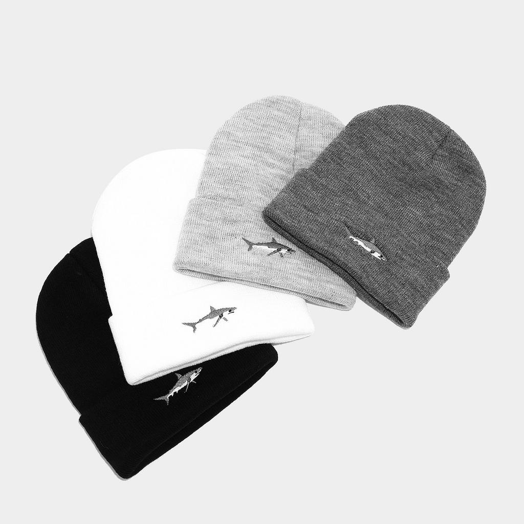 Brimless beanie men's and women's shark embroidered knitted hat autumn and winter outdoor fashionable hip-hop pullover hat