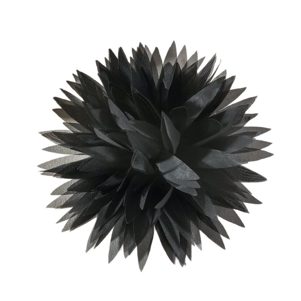 Exquisite European & American Mesh Flower Brooch: Chic, Luxurious Corsage Pin with Bold Style for Women