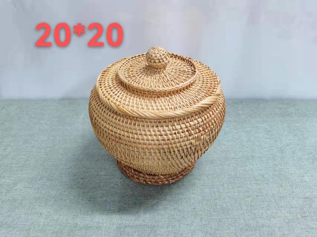 Woven Rattan Storage Basket with Lid - Multipurpose Organizer for Snacks, Jewelry, and Chess
