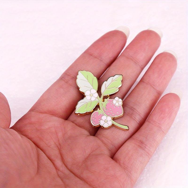 Cute Fruit Plant Strawberry Brooch Badge Pins Accessories Gift