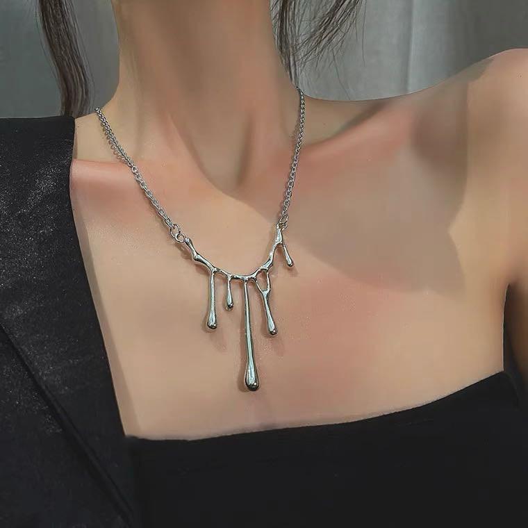 New Pearl Fringe Necklace Women Choker Collarbone Chain Luxury Minimalist Accessories
