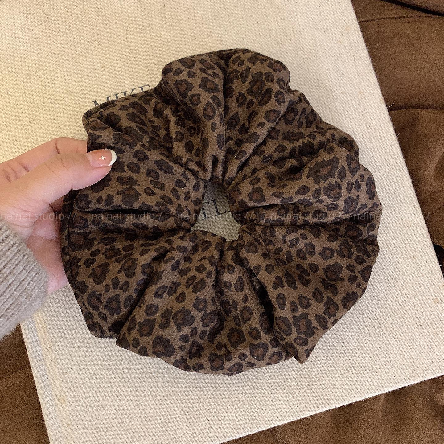 Leopard Print Suede Scrunchie - High-Quality Elegant Hair Tie for Autumn/Winter Ponytails