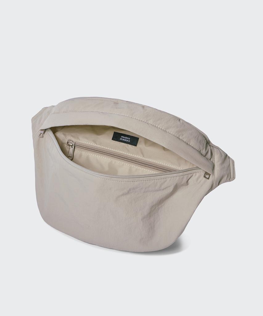 Musinsa Standard Crinkle Large Waist Bag [Grayish Beige]