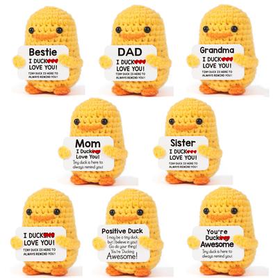 Positive Energie Ente Handgemachte Plüschwolle Strickpuppe mit Karte Lustige Häkelente Ornament Weihnachtsgeschenk Heimzimmer Dekoration