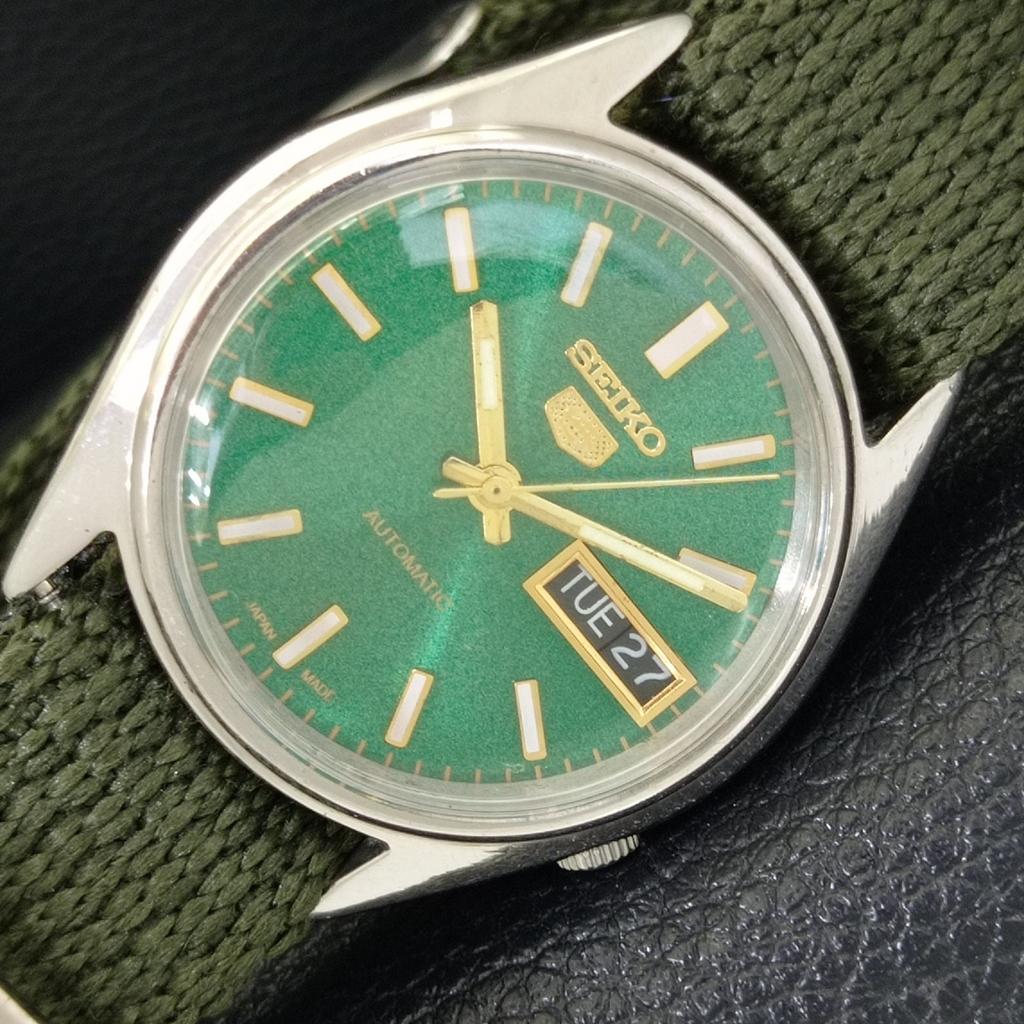 

SEIKO 5 AUTOMATIC VINTAGE 7S26A JAPAN MENS GREEN COLOR DIAL WATCH a702633-1 R209-a702633