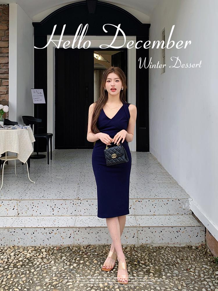 Spring/Summer 2026 Stylish Halter V-Neck Slim Fit Hip-Hugging Dress for Women