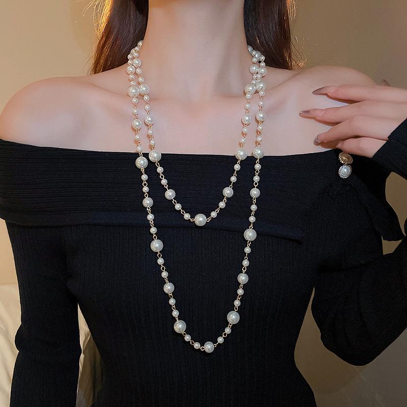 Elegant Rhinestone Pearl & Floral Geometric Necklace - French Retro Style for Autumn/Winter