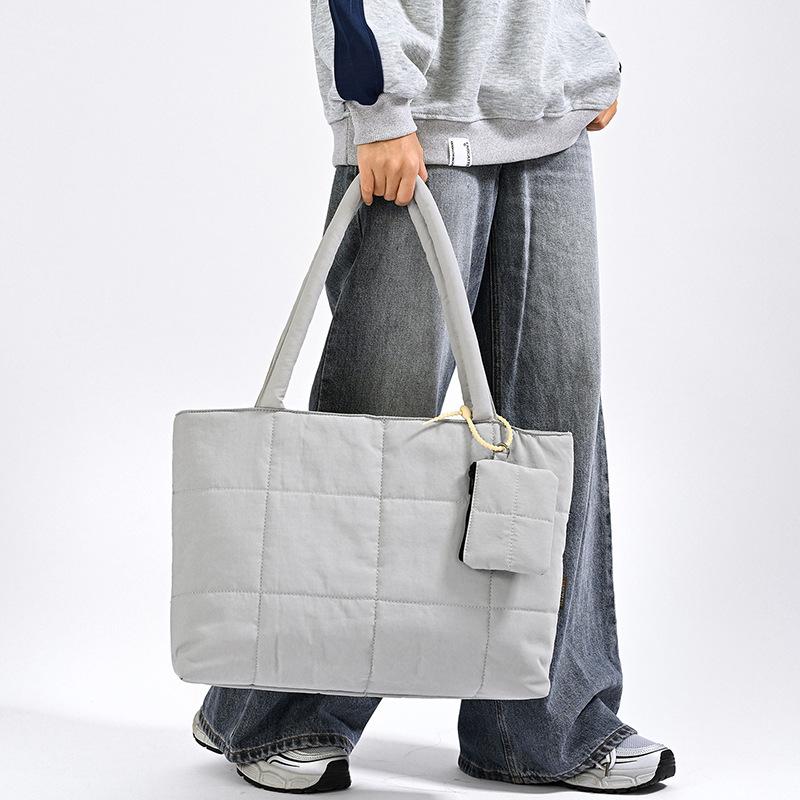 

Casual simple bag women s 2025 new Korean version large-capacity going out lightweight tote bag fashionable underarm shoulder bag серый