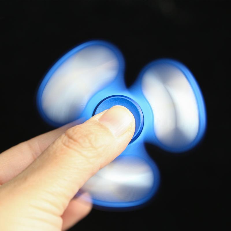 Alüminyum Alaşımlı Üç Kanatlı Fidget Spinner Metal Stres Giderici Anksiyete Önleyici El Oyuncağı Taşınabilir Dayanıklı Yetişkin Hediyesi Rahatlama Aracı