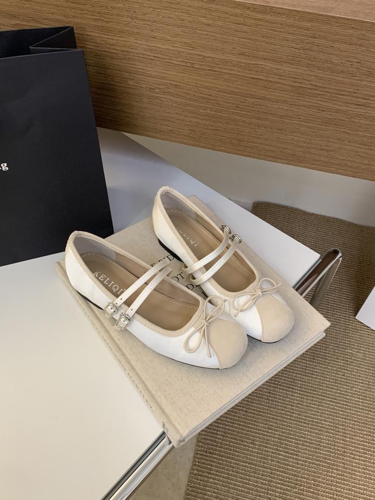 Japanische Damen-Einzelschuhe mit flachem Ausschnitt, 2025 neu, vielseitig, flachsohlig, mit einem Riemen, feenhaft, Abendschuhe