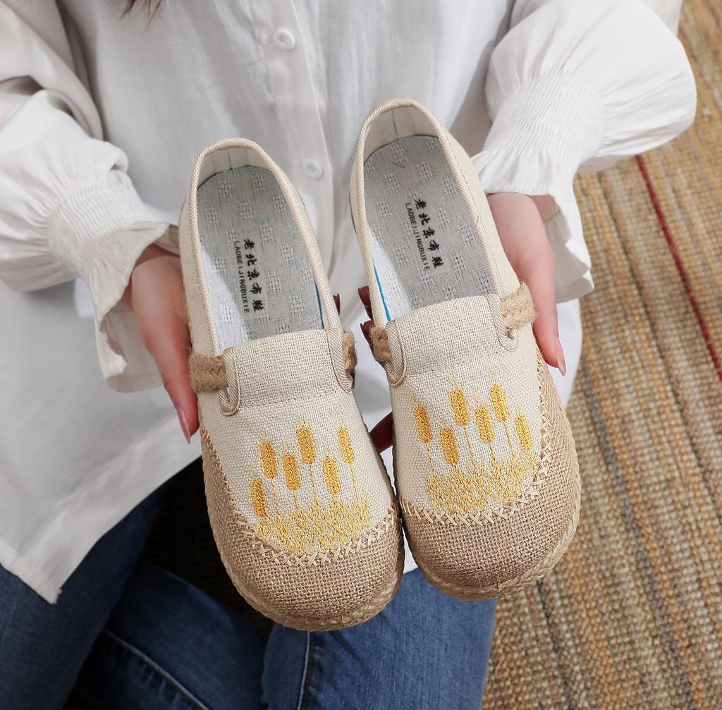 Processing custom new women's cloth shoes old Beijing embroidered linen cloth shoes women's shallow mouth retro fashion single shoes Hanfu