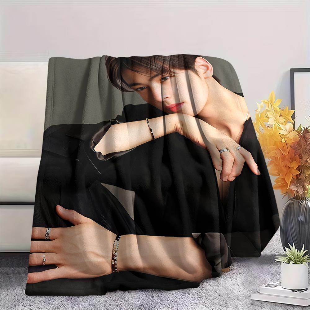 1 STuks Cha Eun-woo Print Flanellen Deken, Hoge Kwaliteit Alle Seizoenen, Woondecoratie, Warmte en Comfort, Perfect voor Kerstcadeaus