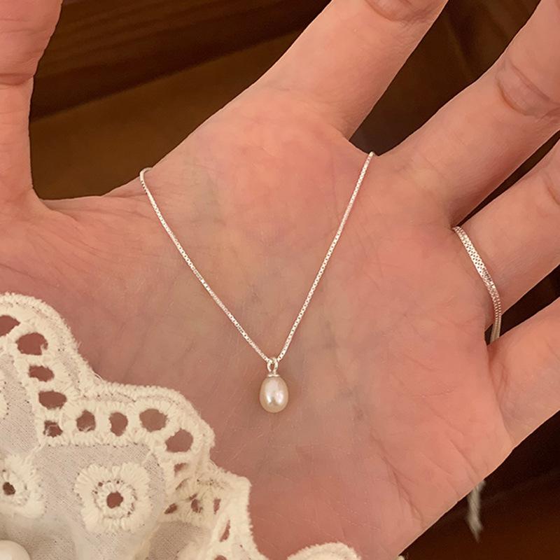 Women's Minimalist Style Versatile Fashion Collarbone Necklace