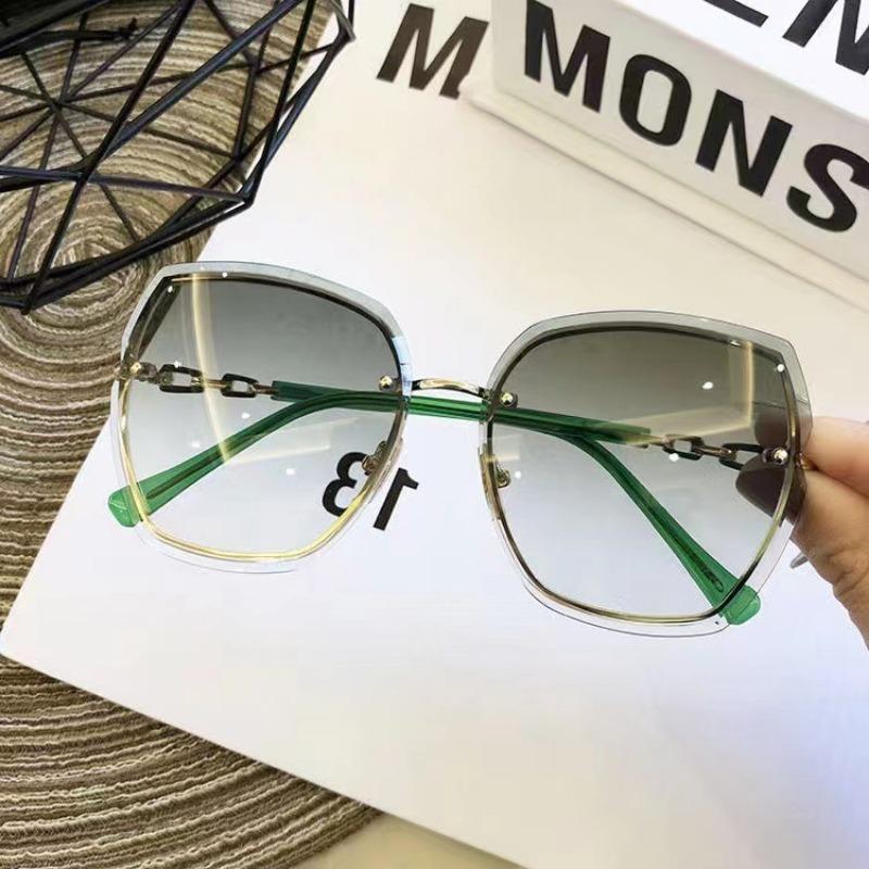 Large Frame Rhinestone Sunglasses UV Protection Women Diamond Studded Glasses Outdoor Crystal Shades