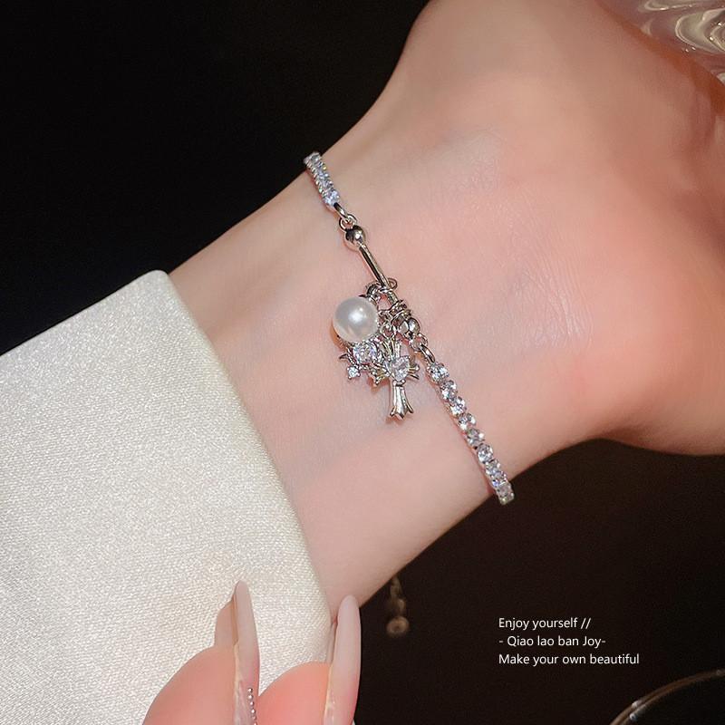 Pulseira Ajustável com Pingente de Cruz para Mulheres com Enfeites de Zircônia Joia da Moda Tendência Presente