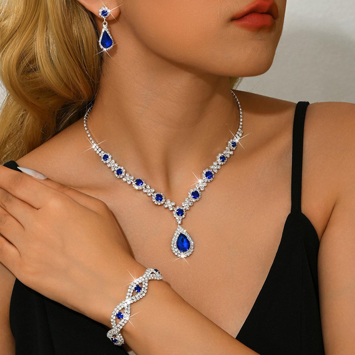 

Весільний набір прикрас: Європейсько-американський кришталевий набір намисто та сережки у формі краплі