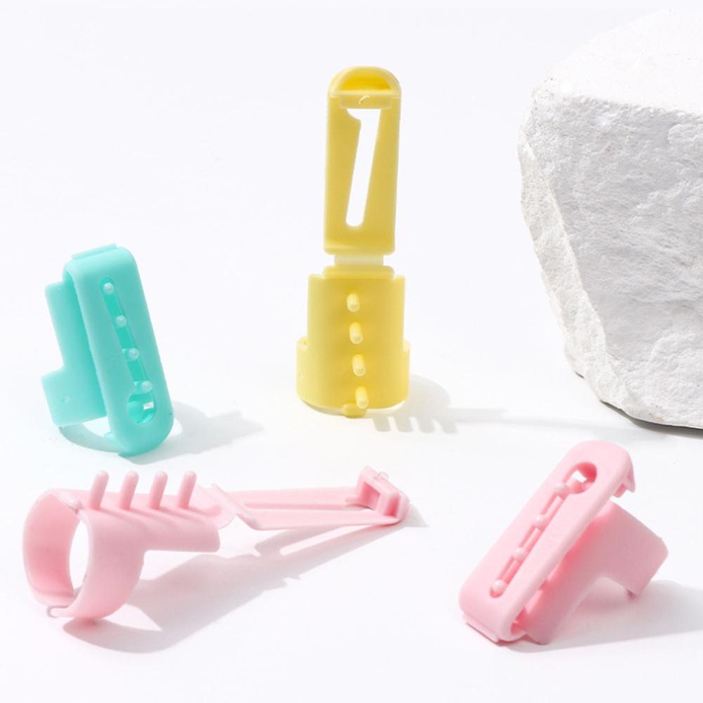 1PCS Yarn Guide Finger Holders Knitting Thimble Loop Crochet Ring DIY Crafts Sewing Accessories Tool Wear Thread Ring Helper