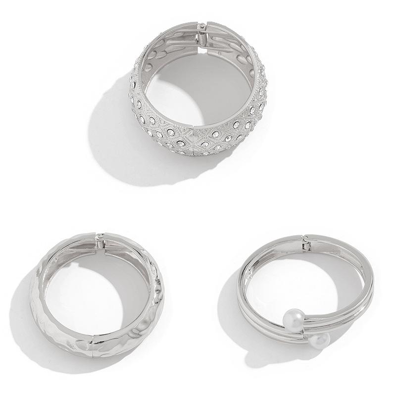 Exaggerated fashion pearl versatile temperament bracelet female personality exaggerated diamond-encrusted alloy bracelet accessories