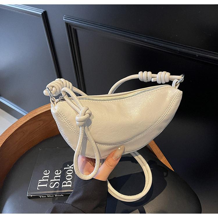 2025 new casual large-capacity shoulder messenger bag high-end soft leather croissant bag women's armpit bag