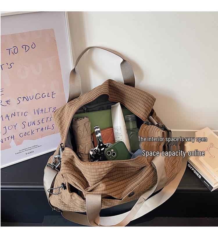 Large Capacity Unisex Travel Bag - Dry/Wet Separation, Suitable for Business and Gym.