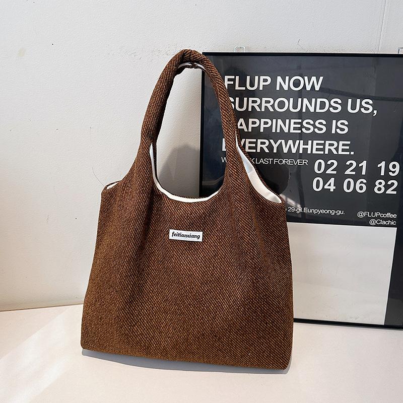 

Нишевые повседневные женские сумки популярны, новая повседневная мода, вместительные и легкие студенческие наплечные сумки, сумки-тоут для поездок на работу коричневый