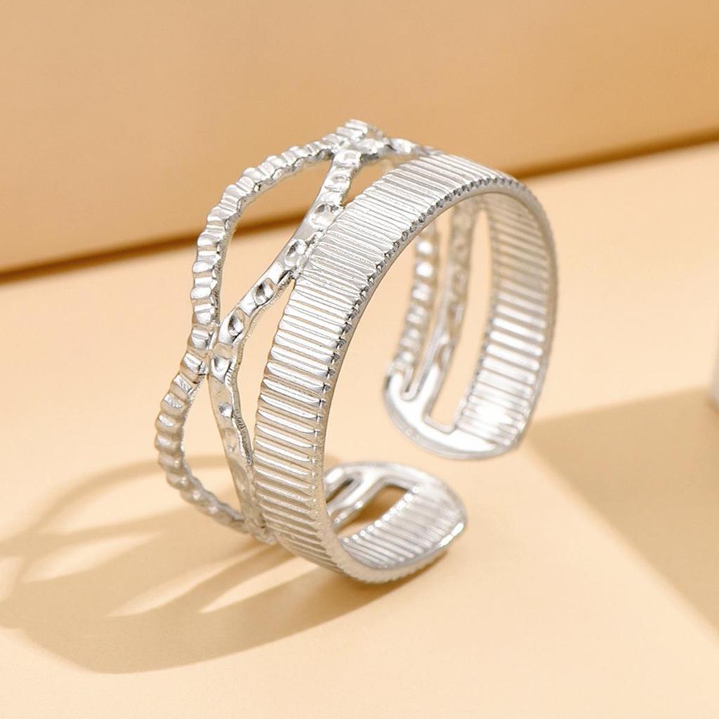 Women's European Retro Geometric Gold-Plated Stainless Steel Ring