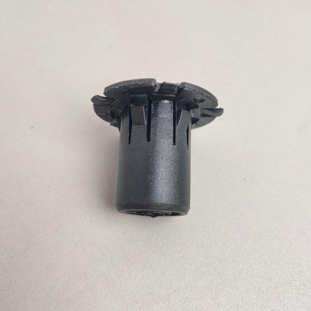 BMW F70 Radiator Mounts & Cooler Plugs (Part 17117575392)