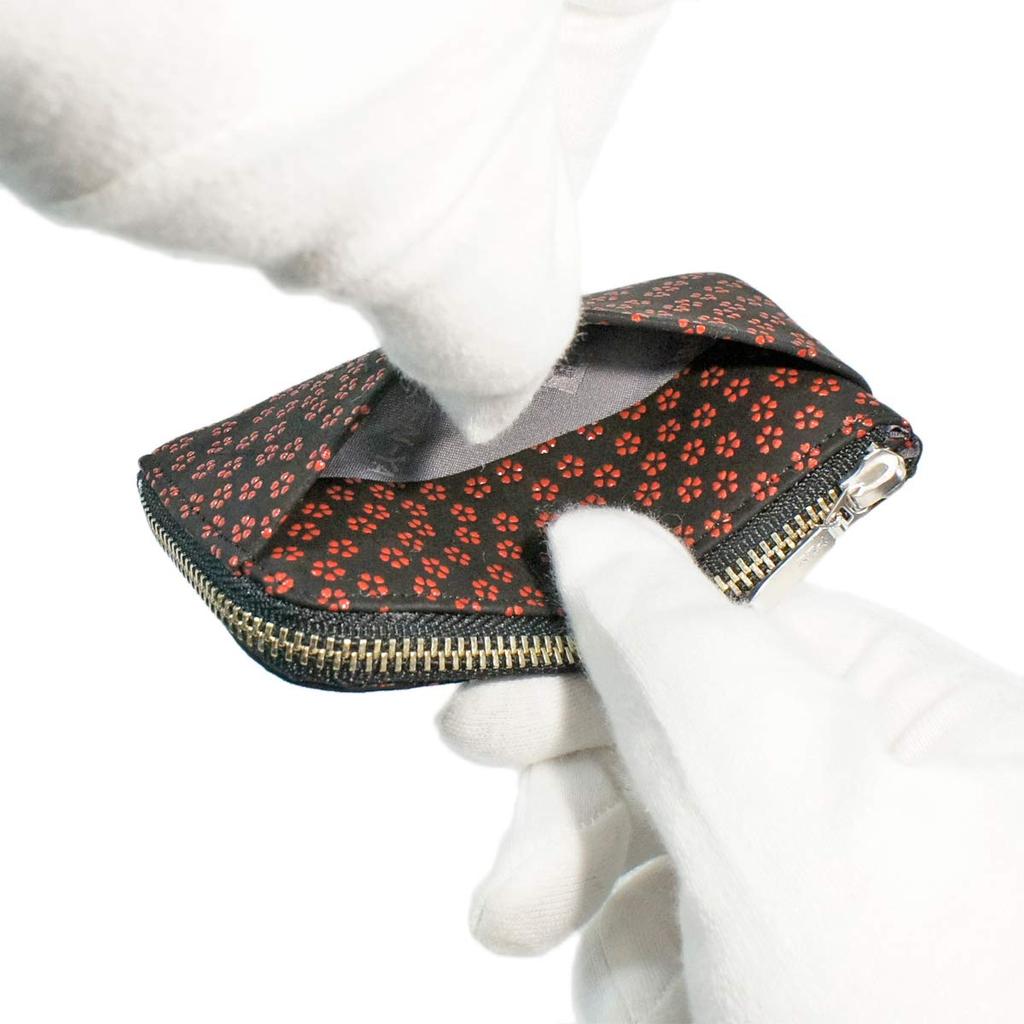 Indenya Inden Coin Purse F Coin Purse 05 Deerskin Black with Red Lacquer Small Cherry Blossom Pattern 1005-21-002