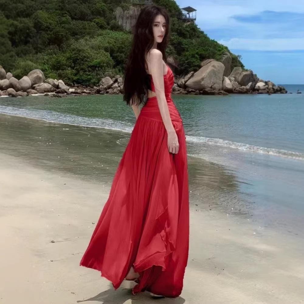 Pure Desire Spice Girl Slanted Shoulders Exposed Waist Atmosphere Vacation Style New Hollow Split Fork Seaside Super Fairy Big Swing Dress