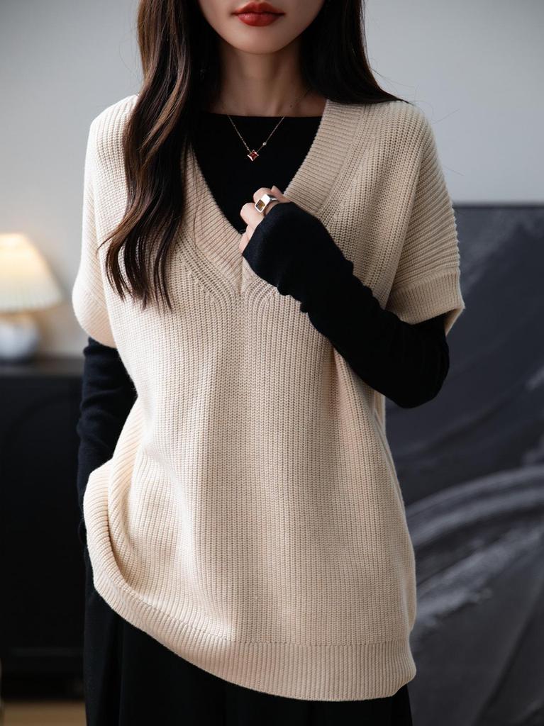 Women's V-neck Ribbed Wool Sweater Vest - Sleeveless, Loose Fit for Autumn/Winter.