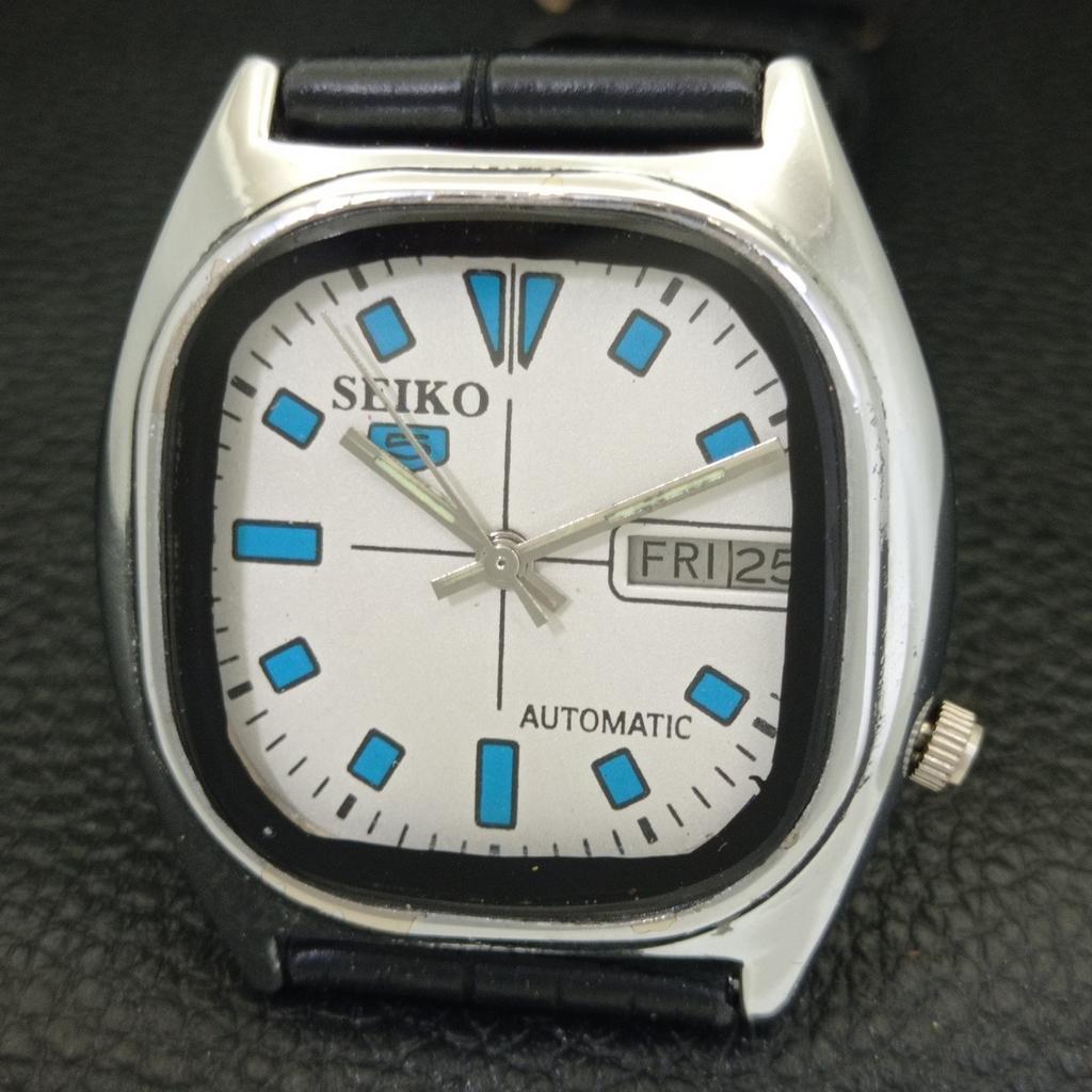 Seiko 5 AUTOMATIC VINTAGE JAPAN 7009A MENS WHITE COLOR DIAL WATCH A702103-5 R208-a702103