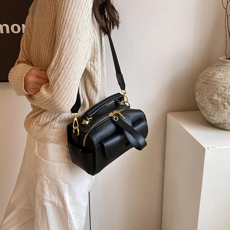 Women's Fashionable, Niche, Retro Crossbody Bag with A Single Strap, Retro Handbag Pillow Bag