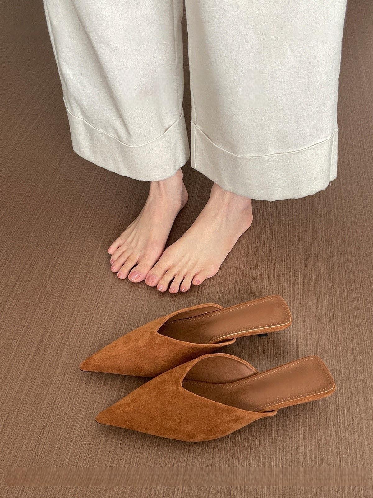 Баотоу полуботинки для улицы женская обувь летние тонкие каблуки не утомляющие ноги замшевые остроносые сандалии 40 светло-коричневого 3190₽