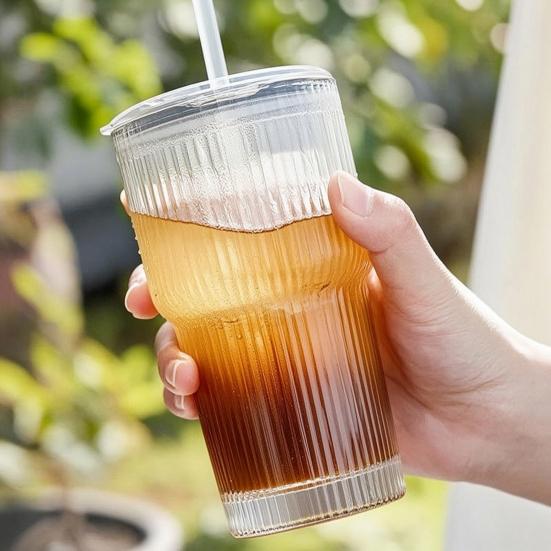 2Pcs Iced Coffee Glass with Lid And Straw, 600ml Capacity Ribbed Tumbler, Reusable Cold Drink Cup for Home Travel, Fits Car Cup Holder