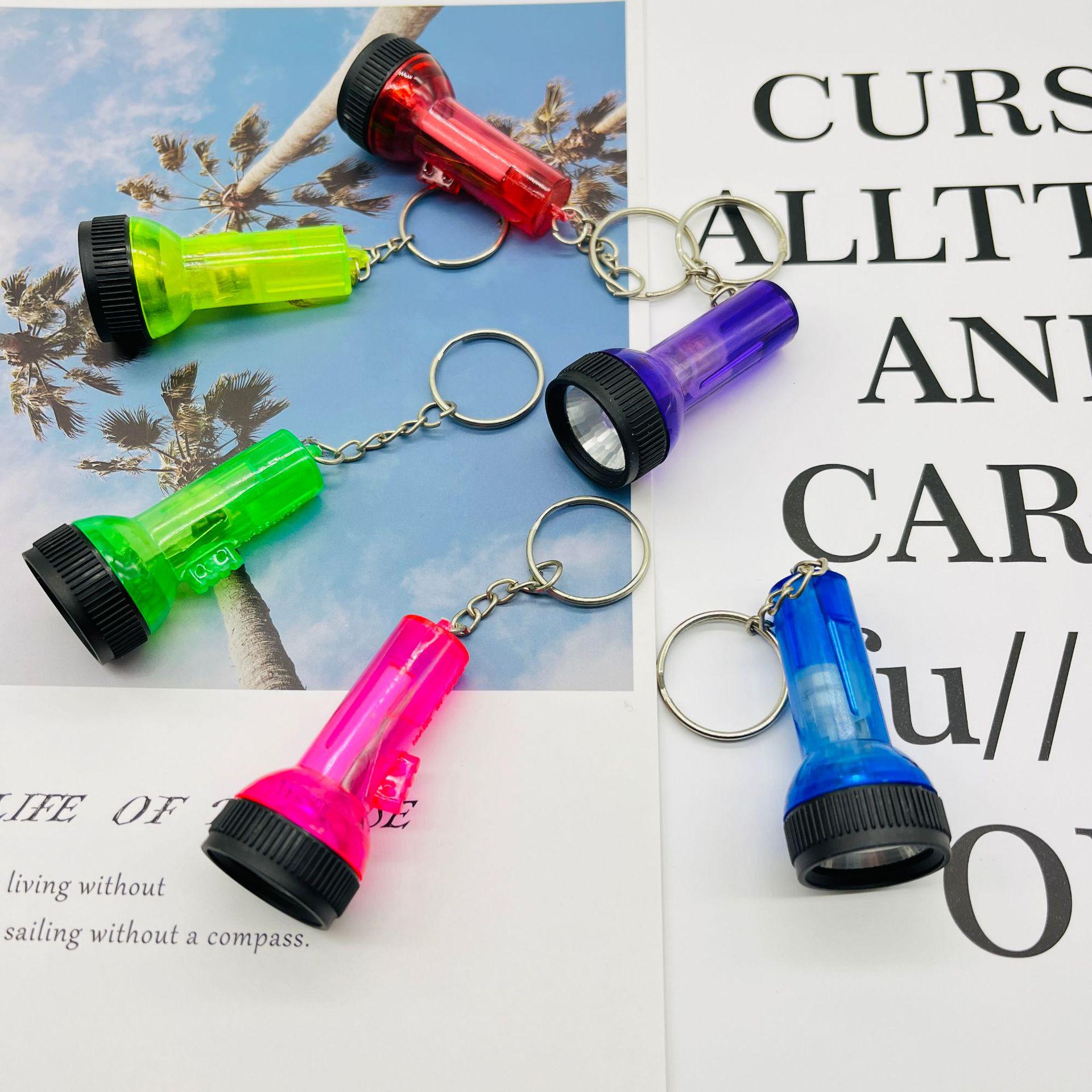 

Детский светодиодный мини-фонарик-брелок - практичная и забавная подвесная игрушечная лампа