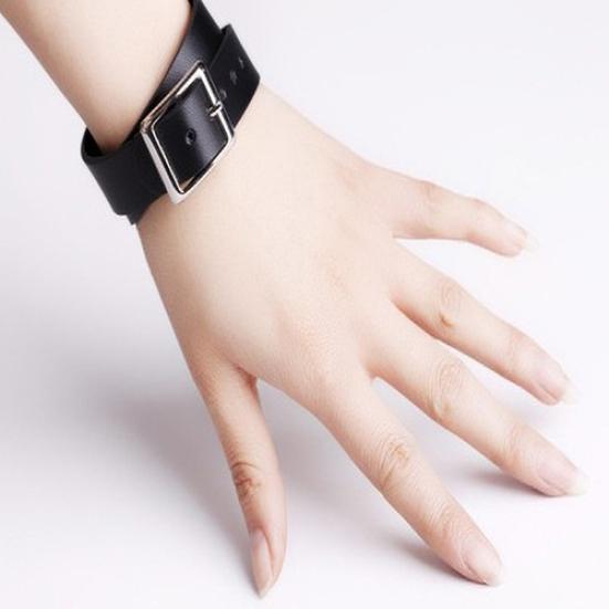 Women Punk Faux Leather Choker Chain Collar Necklace Spike Rivet Buckle Bracelet