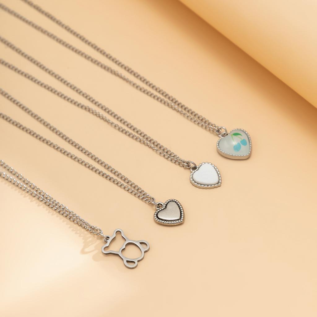 Accessories, pastoral fresh and sweet heart-shaped bear necklace for women, simple cherry fringed set necklace.