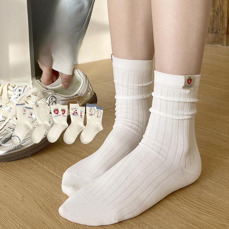 Female Autumn Light New Strawberry Fashion All Kinds of Wicking Sweat Anti Pilling Cotton Socks