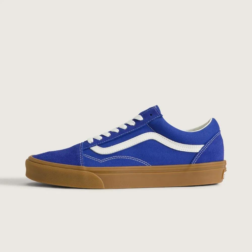 Vans Old Skool gum sole sneakers 260