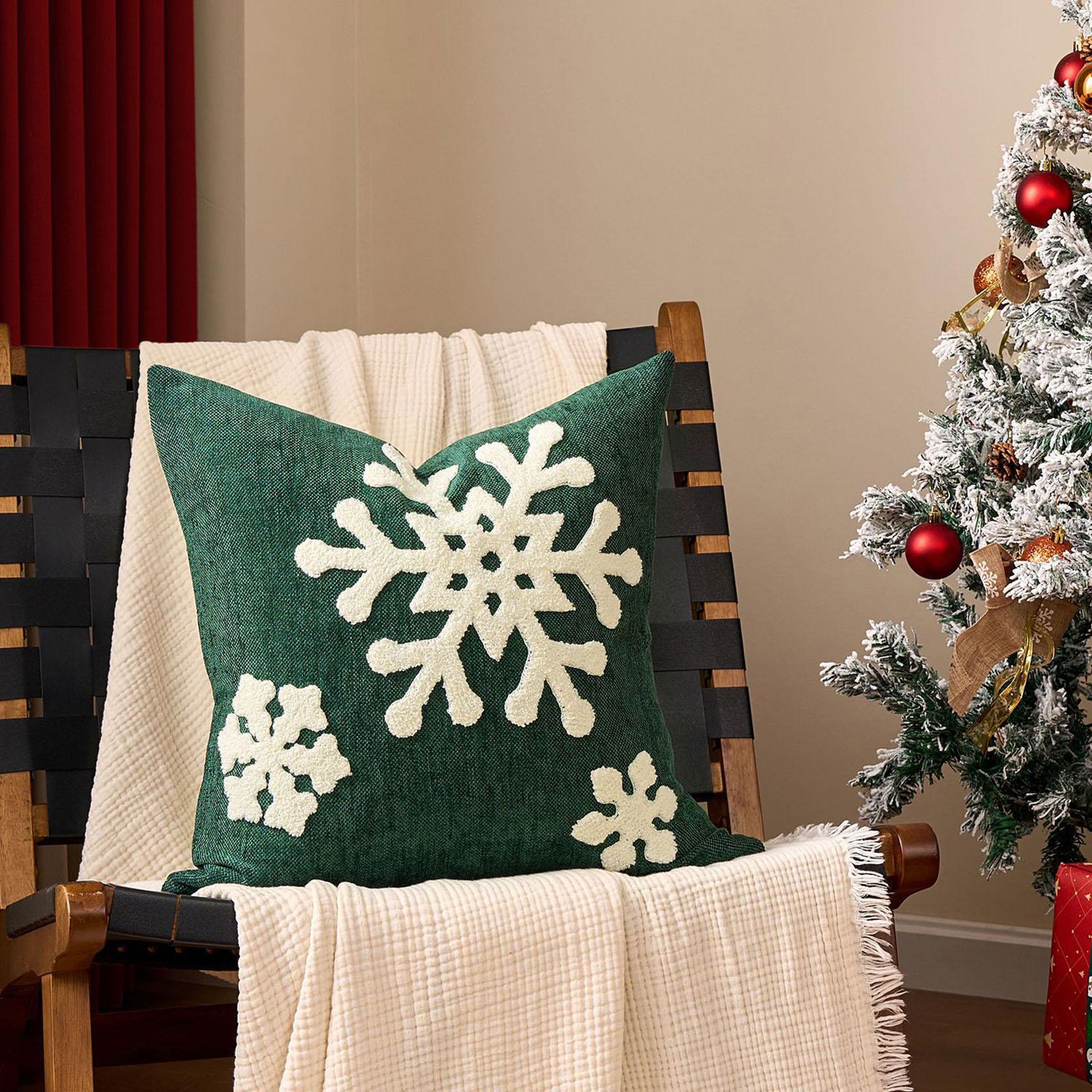 Christmas Throw Pillow Cover 18 X 18 Inch Velvet Pillow Case Merry Christmas Party Decor Pillowcase Winter Pillowcases