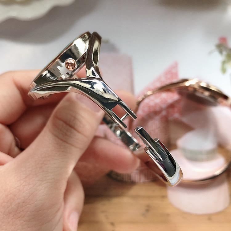 Bangle Watch Women Quartz Wristwatch Minimalist Dial Brand New Design Clock Fashion Diamond Rhinestone Bracelet Band Retro Reloj
