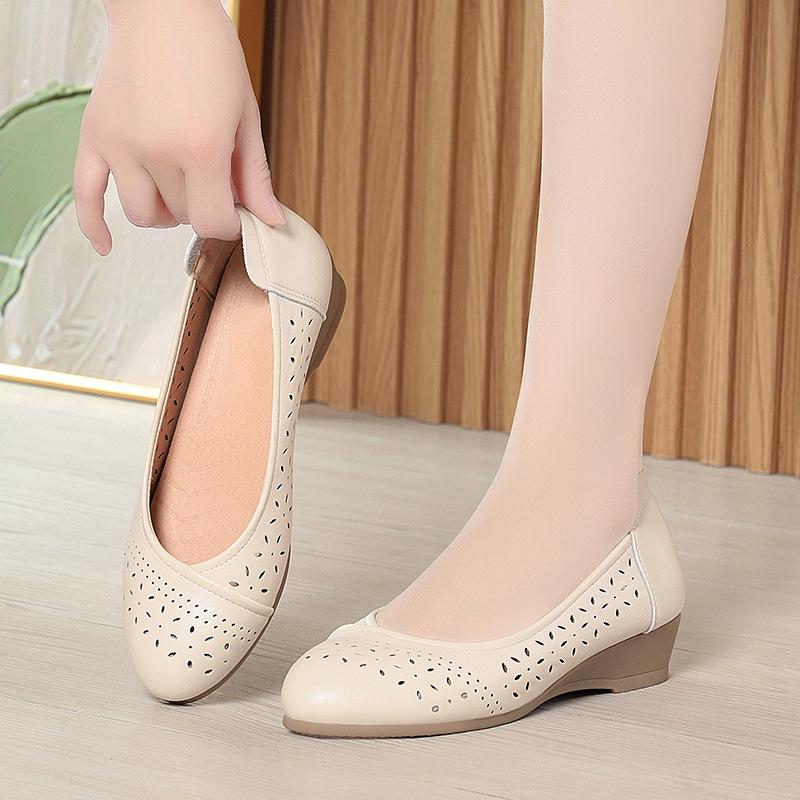 Soft Sole Mother Shoes Summer Hole Sandals Soft Leather Comfortable Leather Shoes Breathable Single Shoes Middle-Aged Elderly