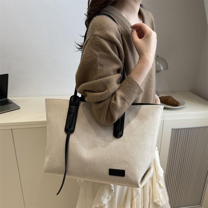 Autumn Retro Large-capacity Bag Women's New Commuter Versatile Shoulder Bag Going Out To Work Portable Tote Bag